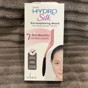 Schick Hydro Silk Dermaplaning Wand - Pink